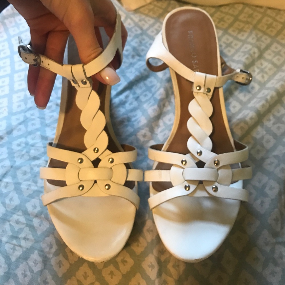 White Wedges